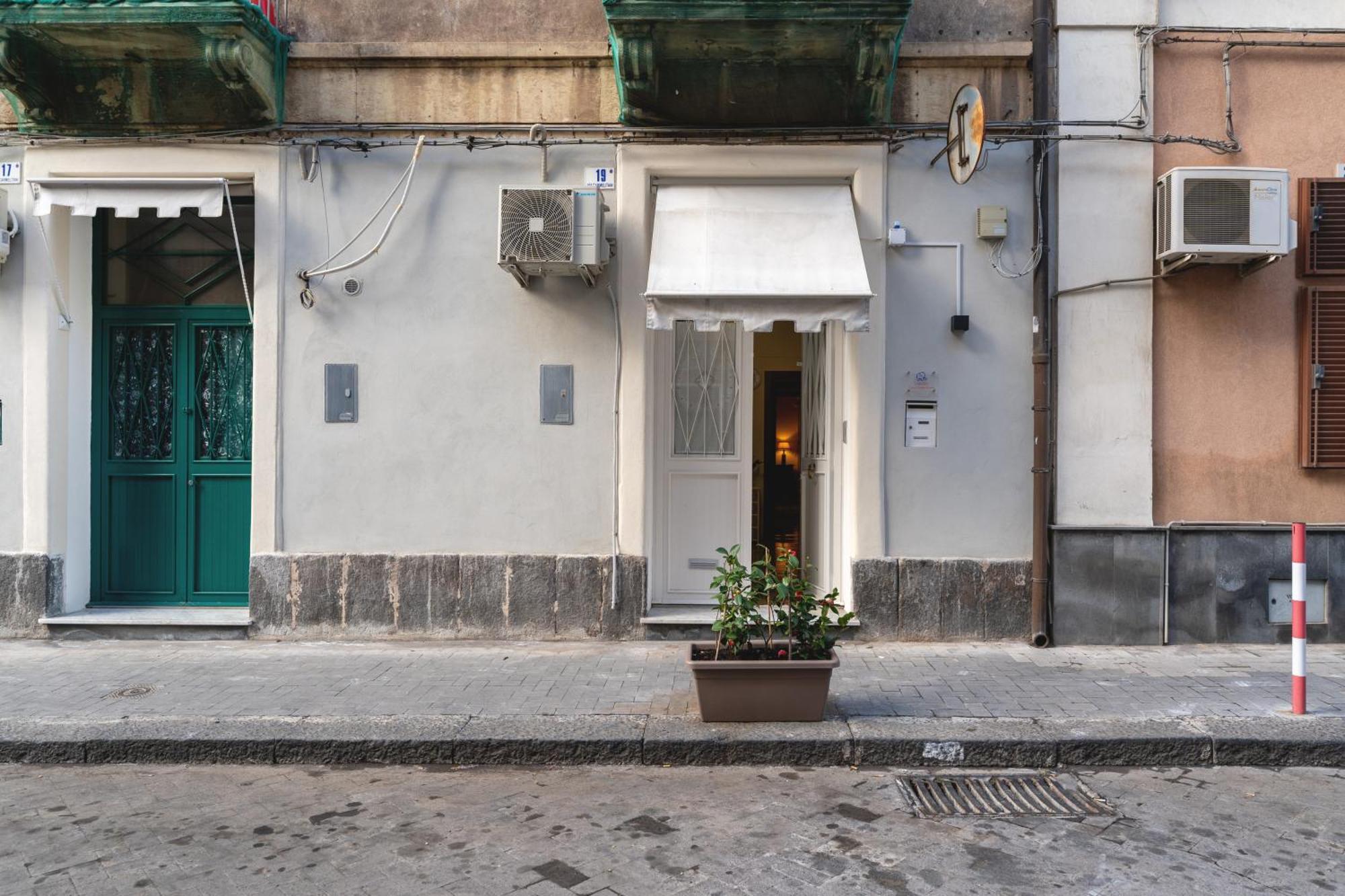 Catania Easy Center Home Exterior photo